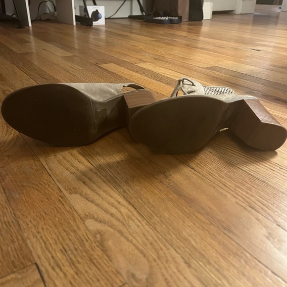 Women’s Beige Suede Metaphor Sandals- size 11 - Picture 3 of 3